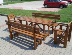 Zahradní set Šárka-materiál smrk o síle 3cm-(d 160cm x v 73cm x š 64cm)- cena cca 3 300,-kč+1x křeslo 850,-(nátěr TEAK)